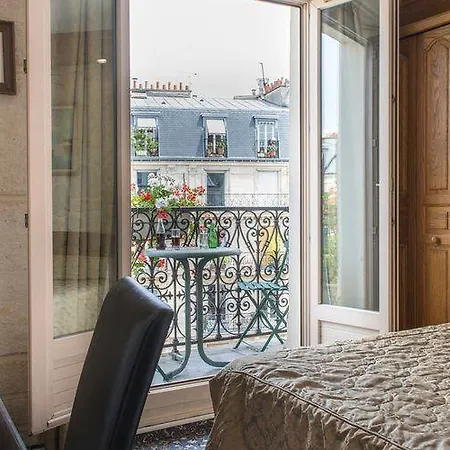 Familia Hotell Paris