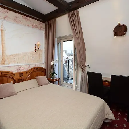 Familia Ξενοδοχείο